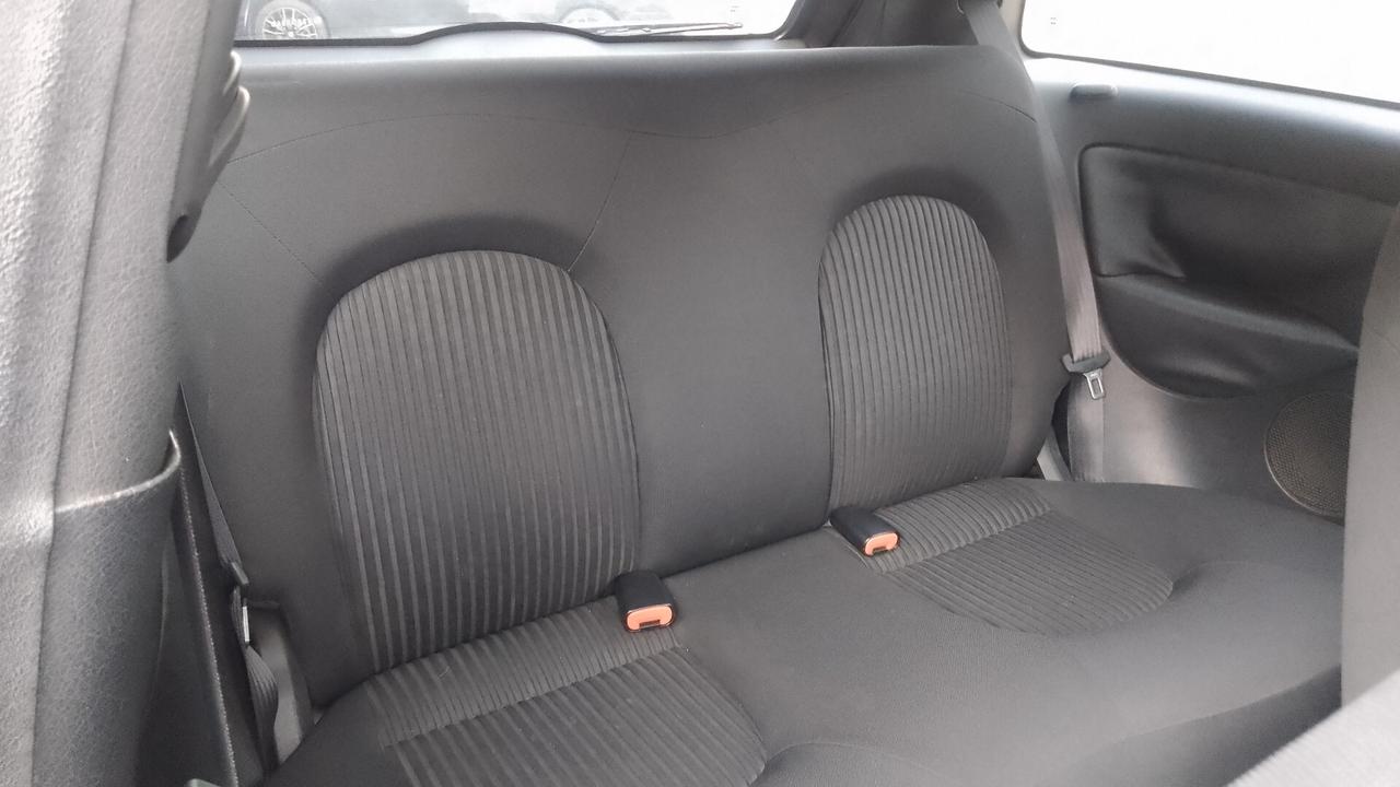 Lancia Ypsilon 1.2 BZ neopatentati 2011