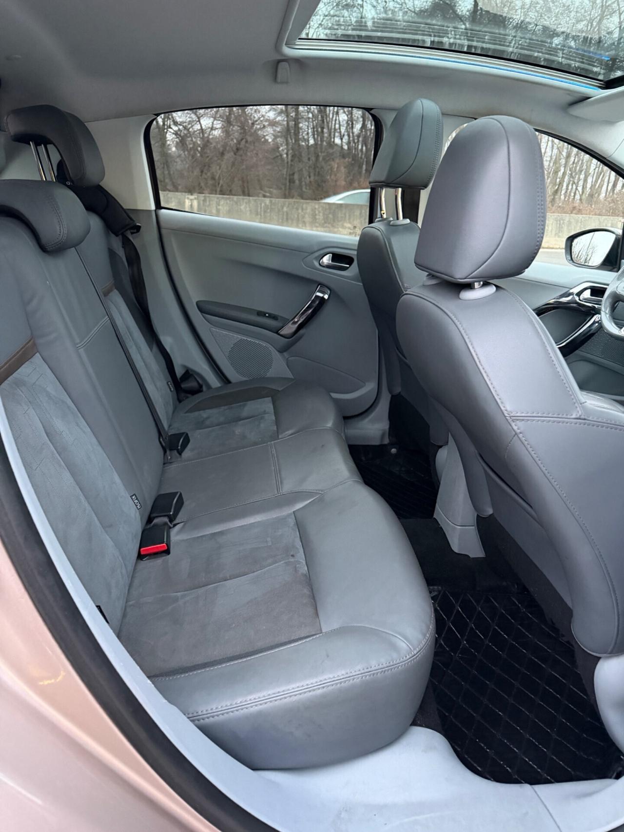 Peugeot 208 PureTech 82 5 porte Allure