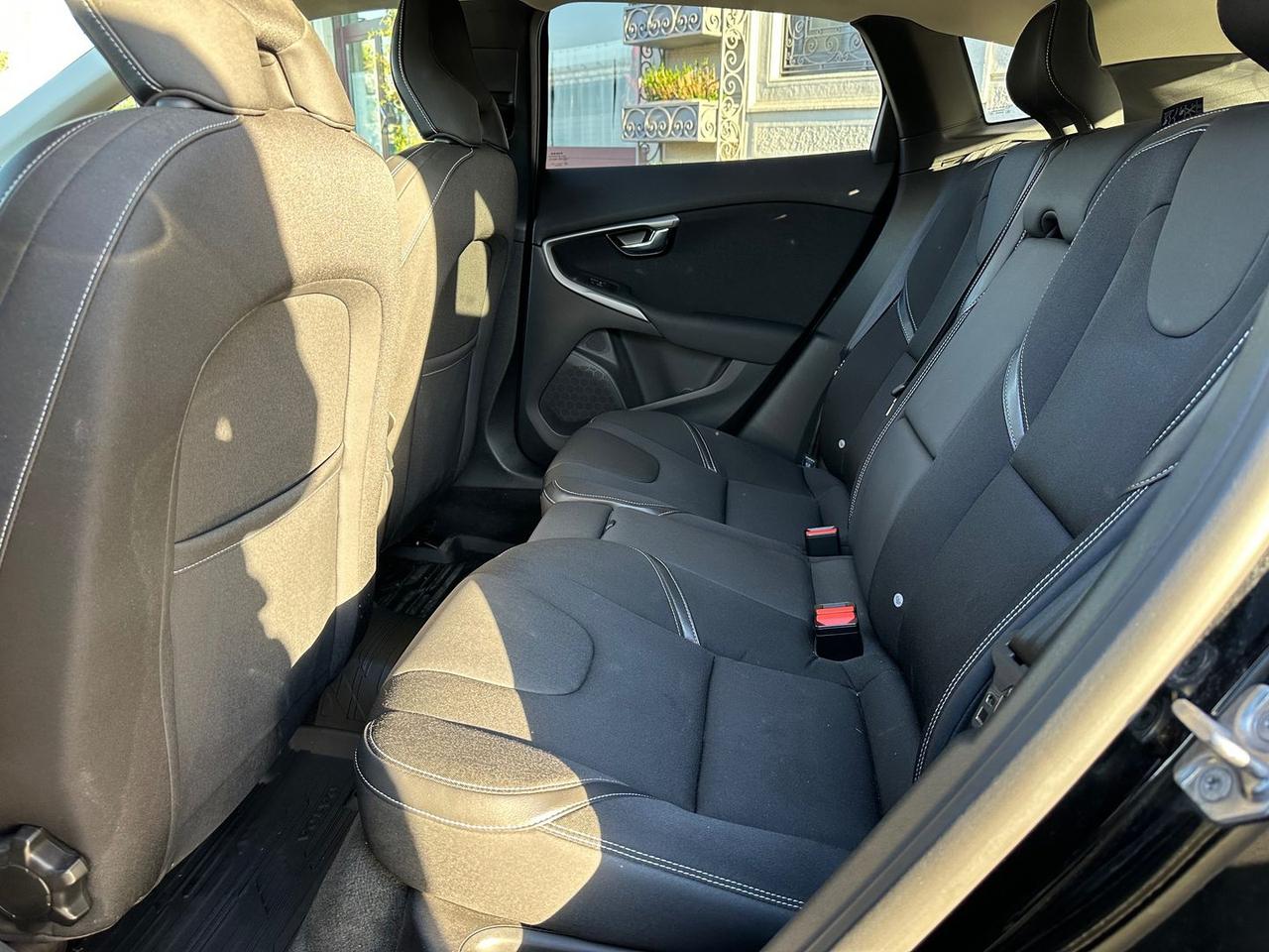 Volvo V40 D2 Momentum Geartronic #10585