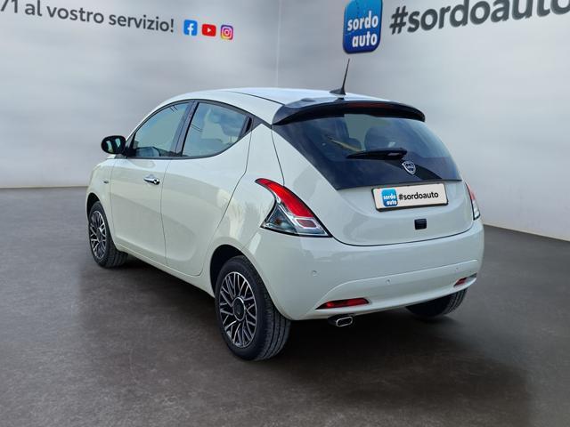 LANCIA Ypsilon 1.0 FireFly 5 porte Hybrid Oro