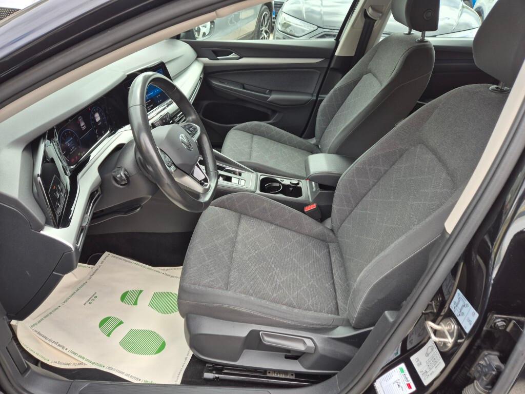 Volkswagen Golf 8 1.0 110CV eTSI EVO DSG Life