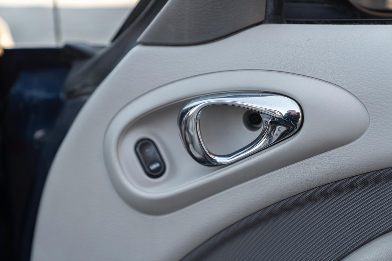 Chrysler PT Cruiser LIMITED 2.4 L CABRIOLET - CHR00001