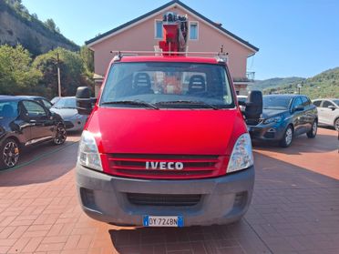 Iveco daily con piattaforma mobile cestello