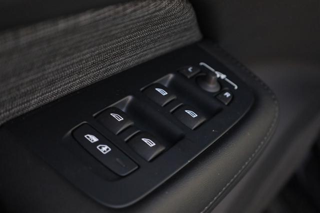 VOLVO V60 NON MARCIANTE B3 automatico Essential PREZZO NETTO