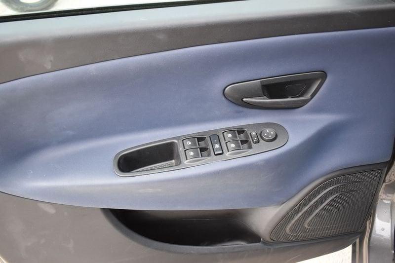 Lancia Ypsilon 1.0 FireFly 5 porte S&S Hybrid Platino