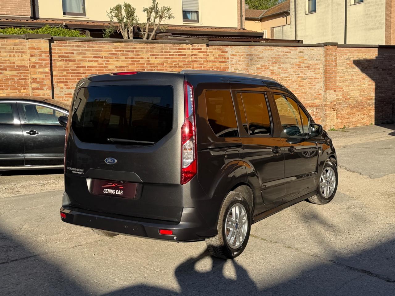 Ford Tourneo Connect 1.5 TDCi 120 CV Titanium