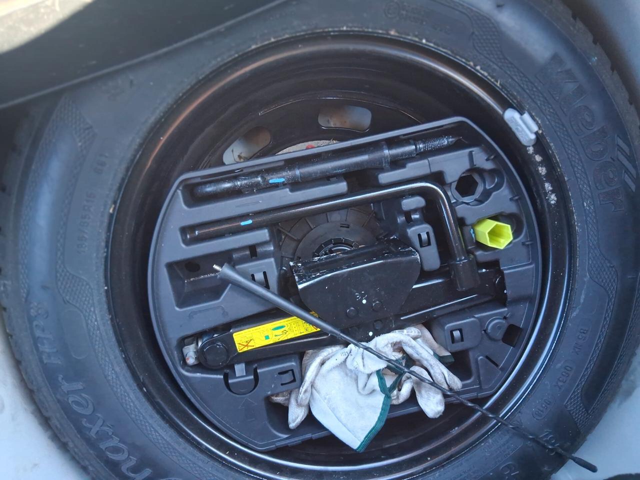 Peugeot 208 PureTech 82 5 porte Allure