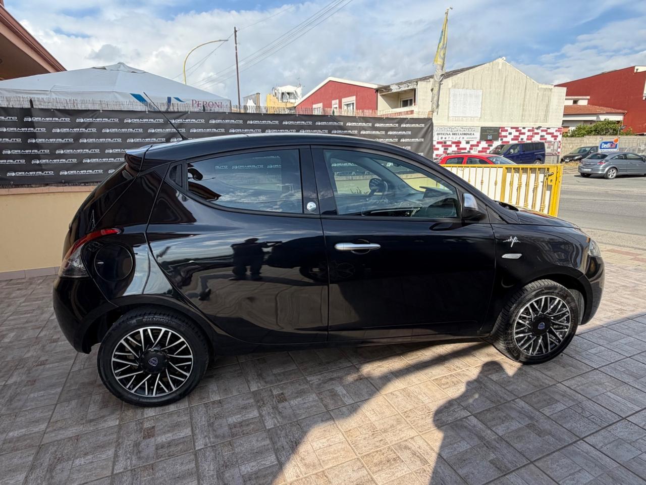 Lancia Ypsilon 1.2 69 CV GPL Ecochic Gold