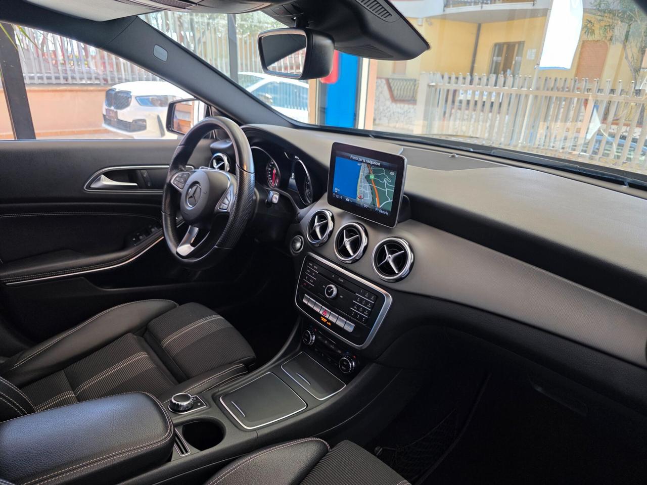 Mercedes-benz GLA 200d Automatic 4Matic Sport