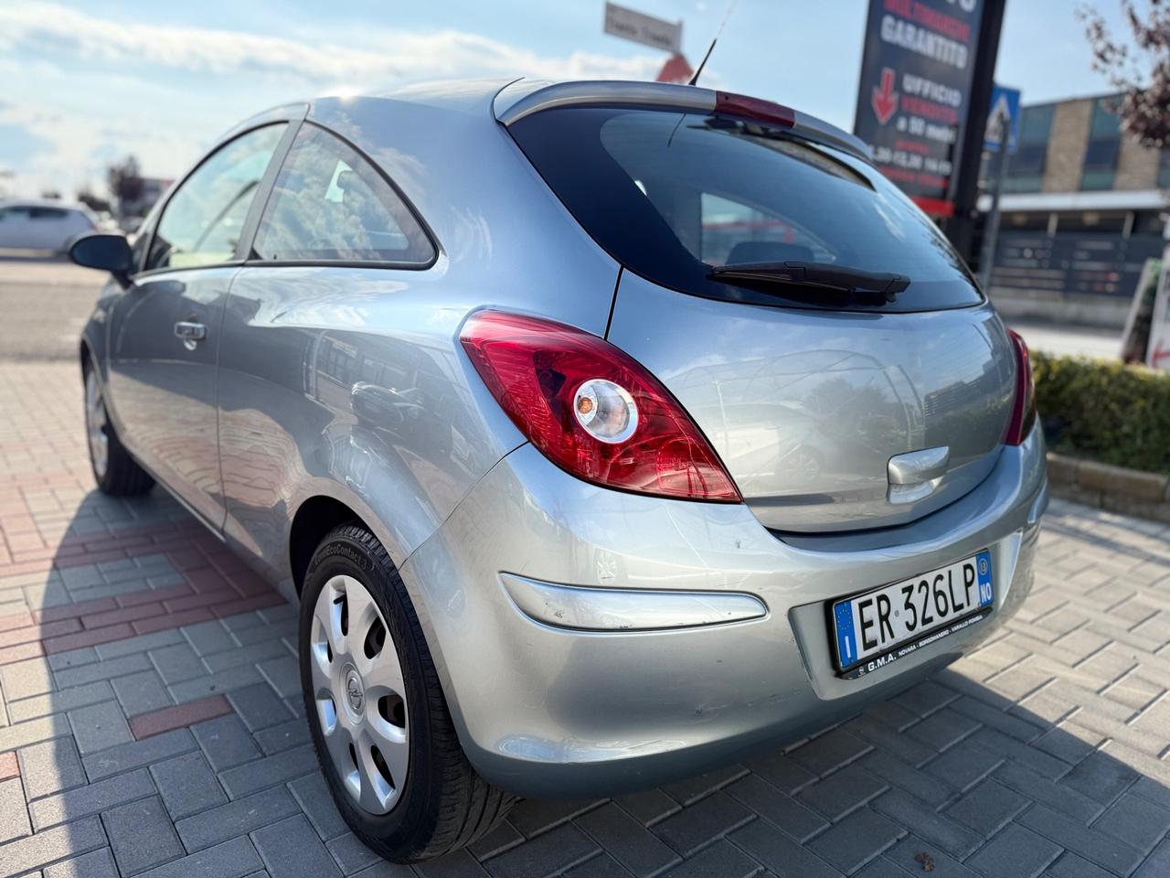 Opel Corsa 1.2 3 porte Edition OK NEOPATENTATI