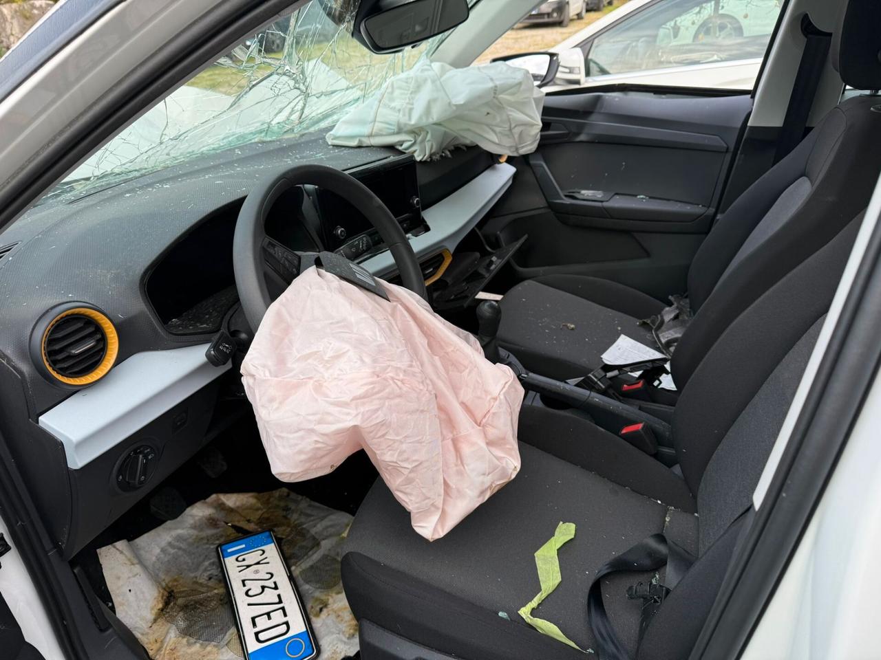 Seat Arona 1.0 Benz. 95cv (incidentata)