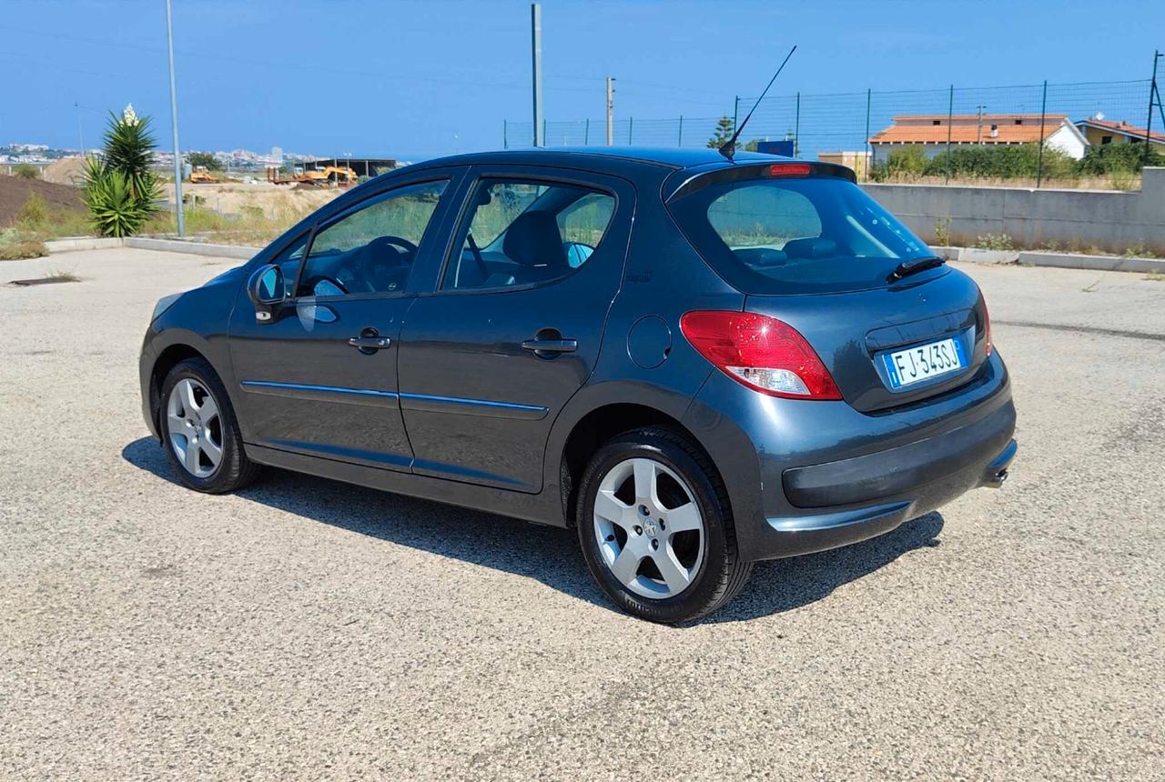 Peugeot 207 1.6 8V HDi 93CV 5p. Allure