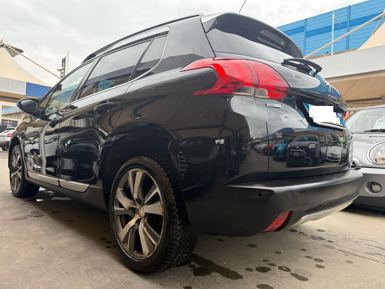 PEUGEOT 2008 1,2 BENZ.