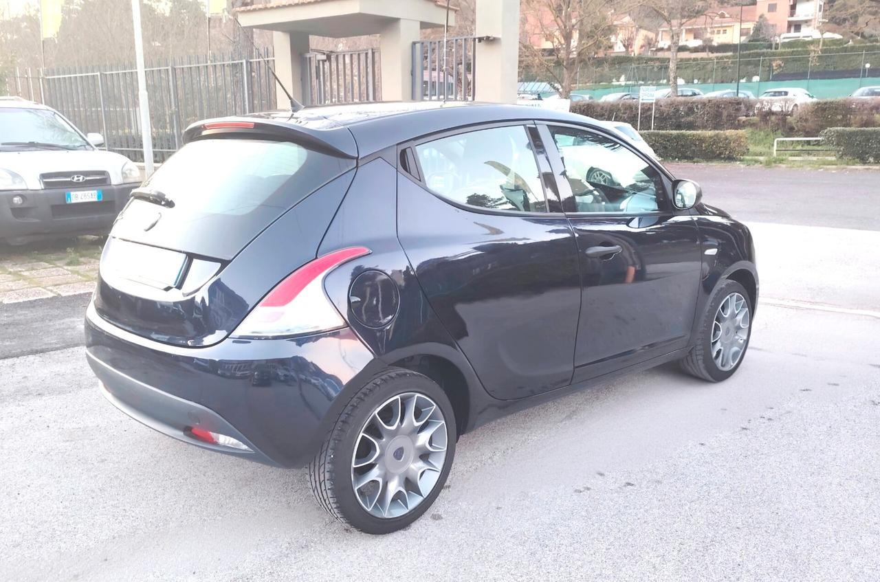 Lancia Ypsilon 1.2 69 CV 5 porte Platinum