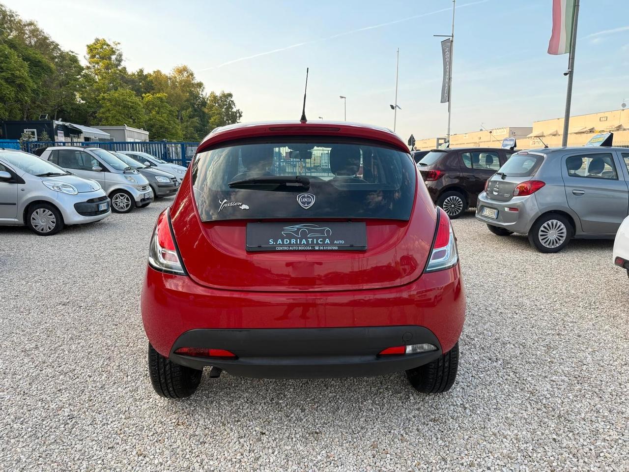 Lancia Ypsilon 0.9 TwinAir 85 CV 5 porte Metano Ecochic Elefantino