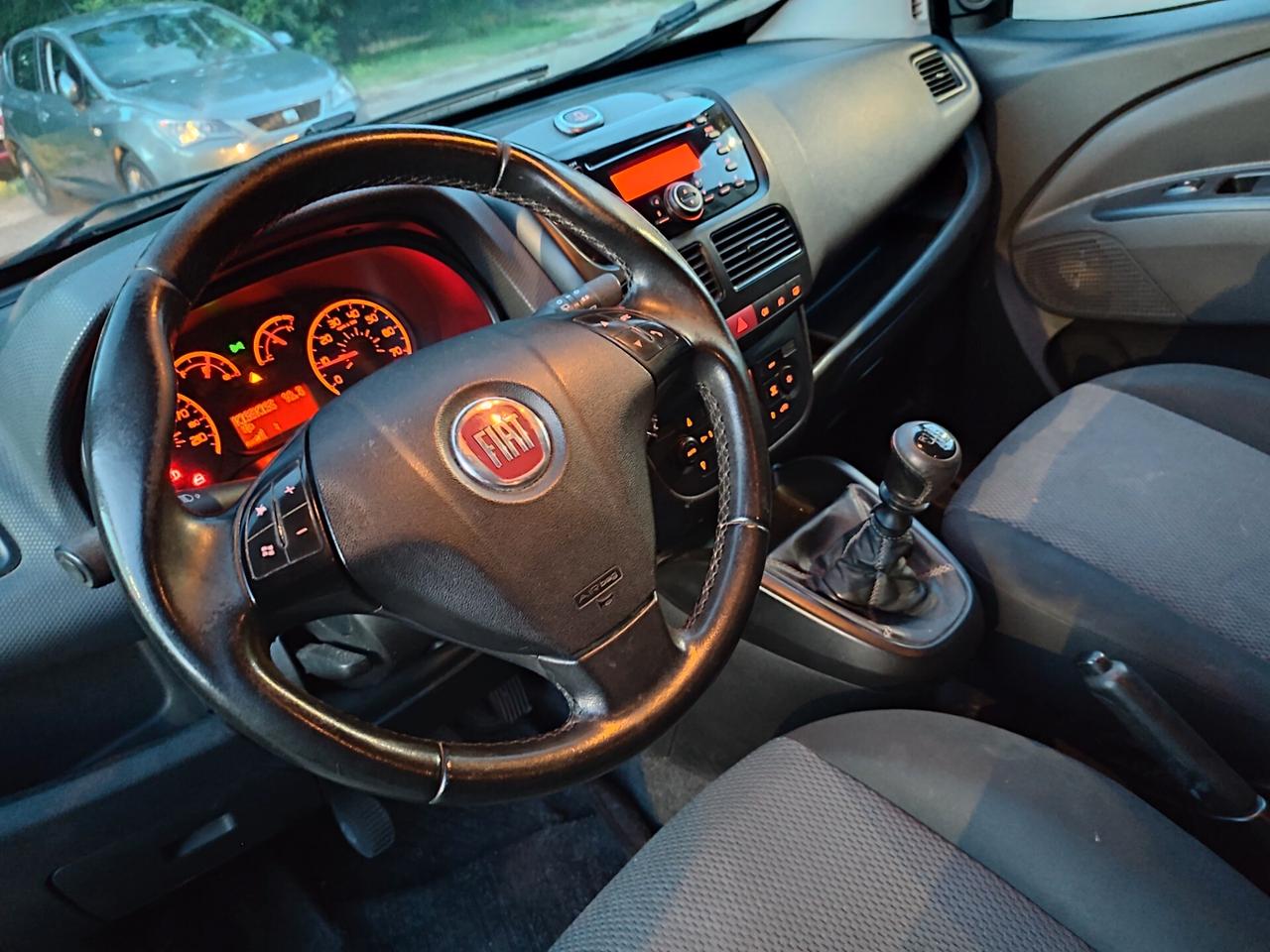 FIAT DOBLO 2011 A METANO DI CASA 1.4T-JET STUPENDO