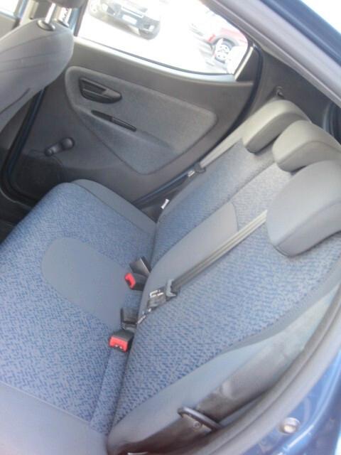 Lancia Ypsilon 1.0 FireFly 5 porte S&S Hybrid Silver