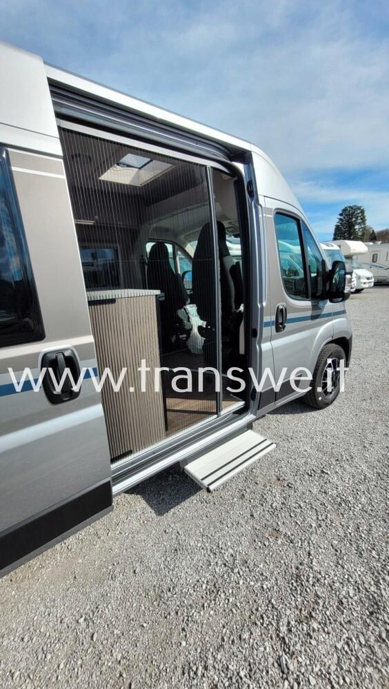 Carado CV600 van con letto matrimoniale posteriore