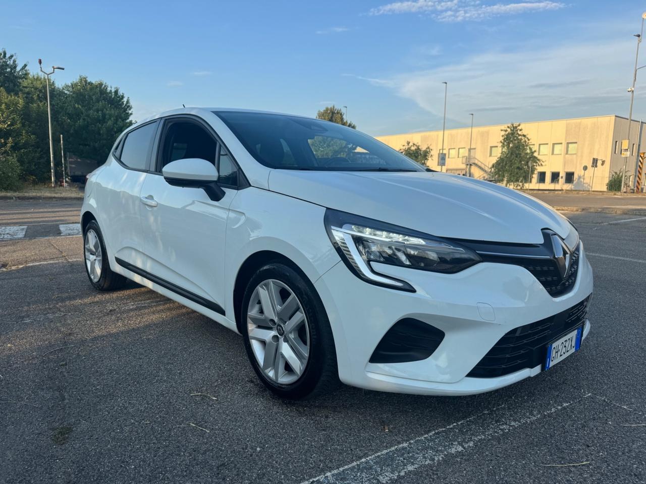 Renault Clio TCe 90 CV idonea ai neopatentati