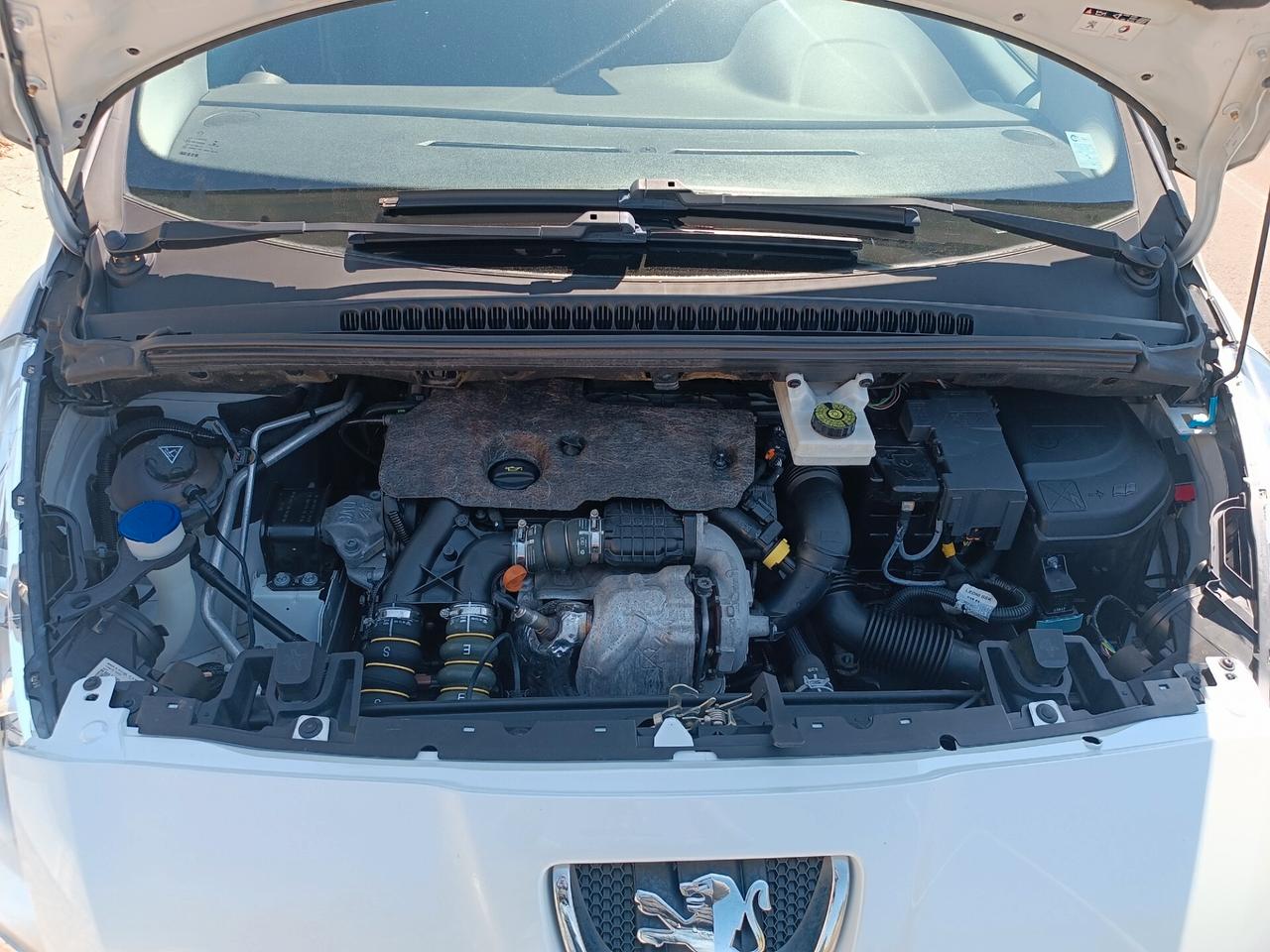 Peugeot 5008 1.6 HDi 115CV Active"accetto permuta"