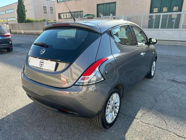 Lancia Ypsilon 1.2 69 CV 5 porte Elefantino