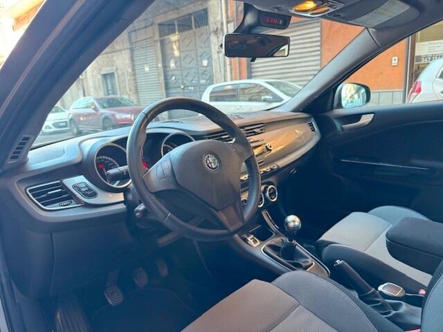 Alfa Romeo Giulietta 1.6 JTDm-2 Distinctive