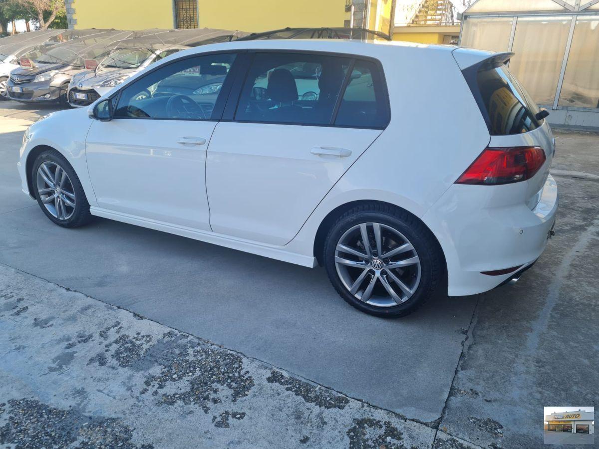VOLKSWAGEN Golf R-Line-Euro 6B-Neopatentati