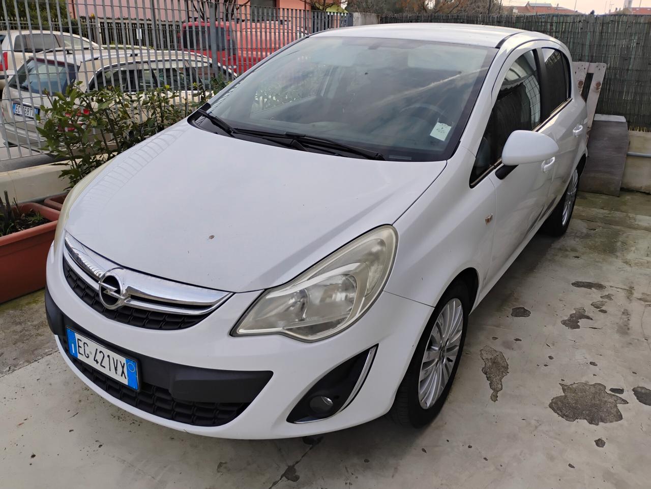 Opel Corsa 1.2 5 porte Cosmo
