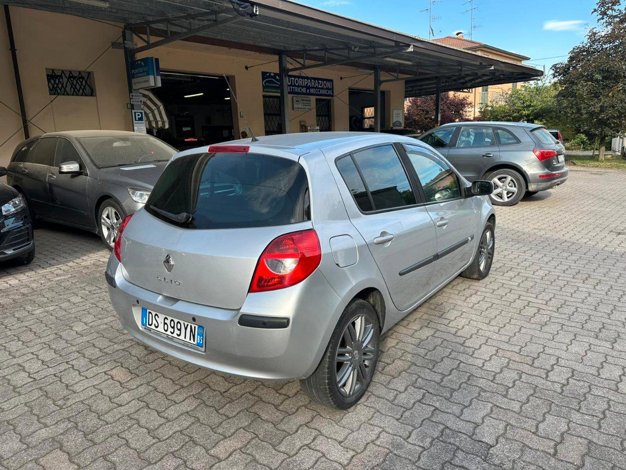Renault Clio 5 Porte Clio 5p 1.5 dci AUTOMATICO OK NEOPATENTATO