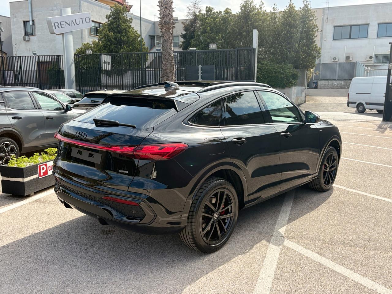 Audi Q5 40 TDI 204 CV quattro S tronic line IDENTITY BLACK
