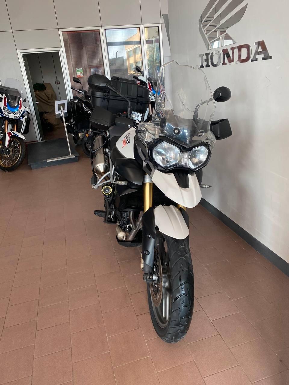 Triumph Tiger 800