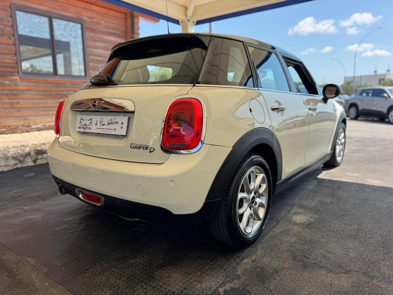 Mini 1.5 Cooper D Business 5 porte