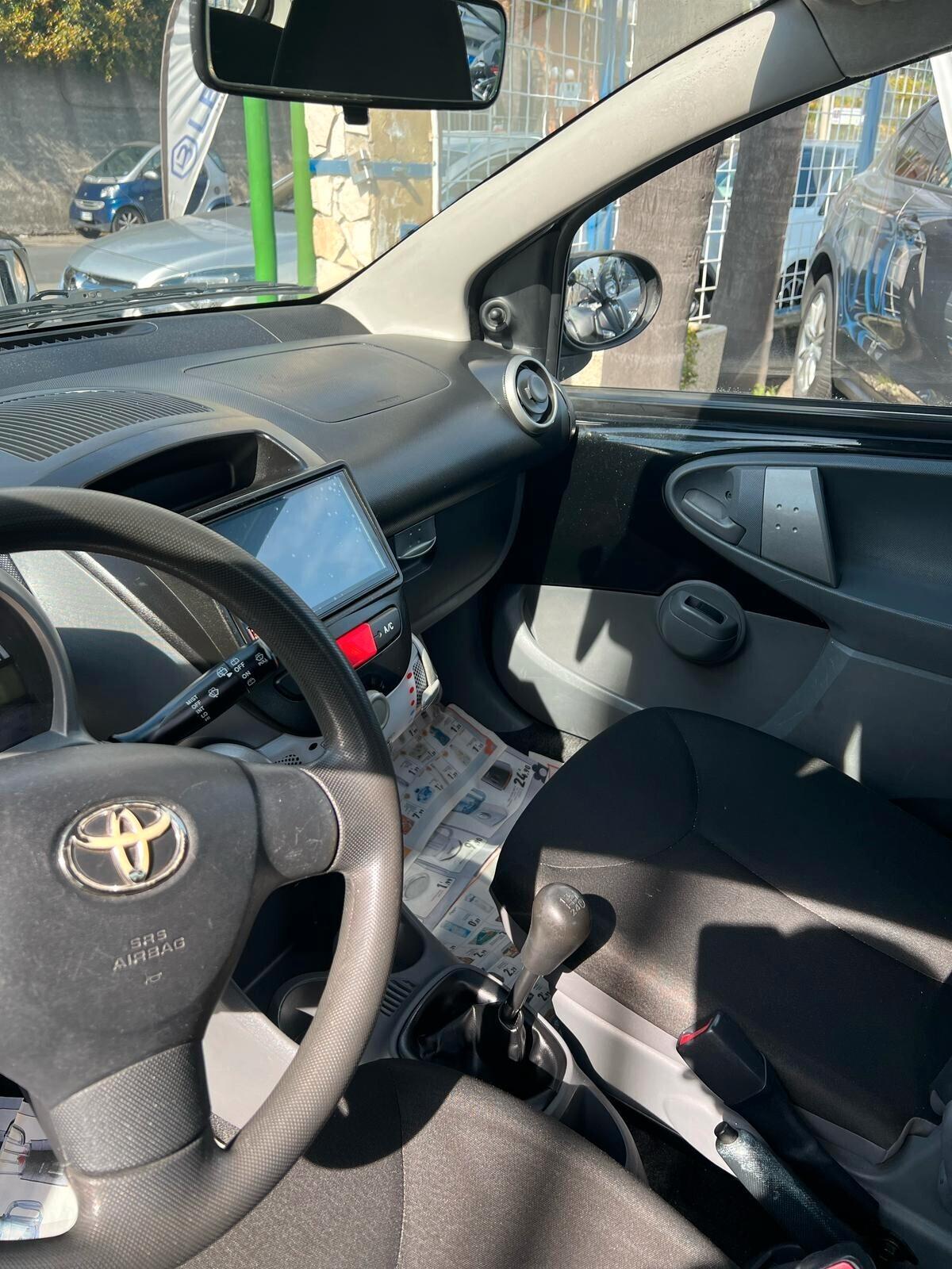 Toyota Aygo 1.0 12V VVT-i 3 porte Now Connect