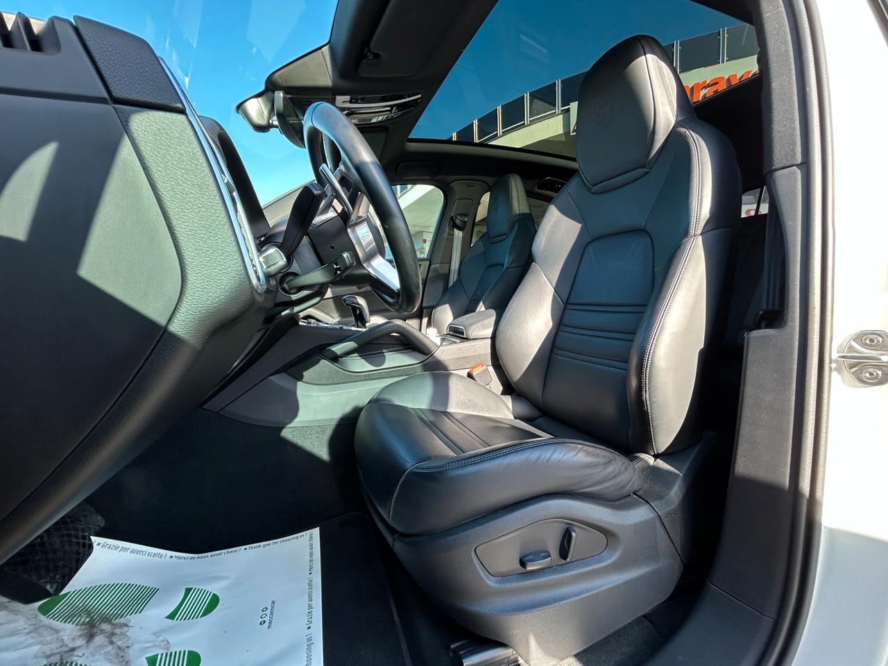 Porsche Cayenne Coupe 3.0 e-hybrid Platinum Edt tiptronic