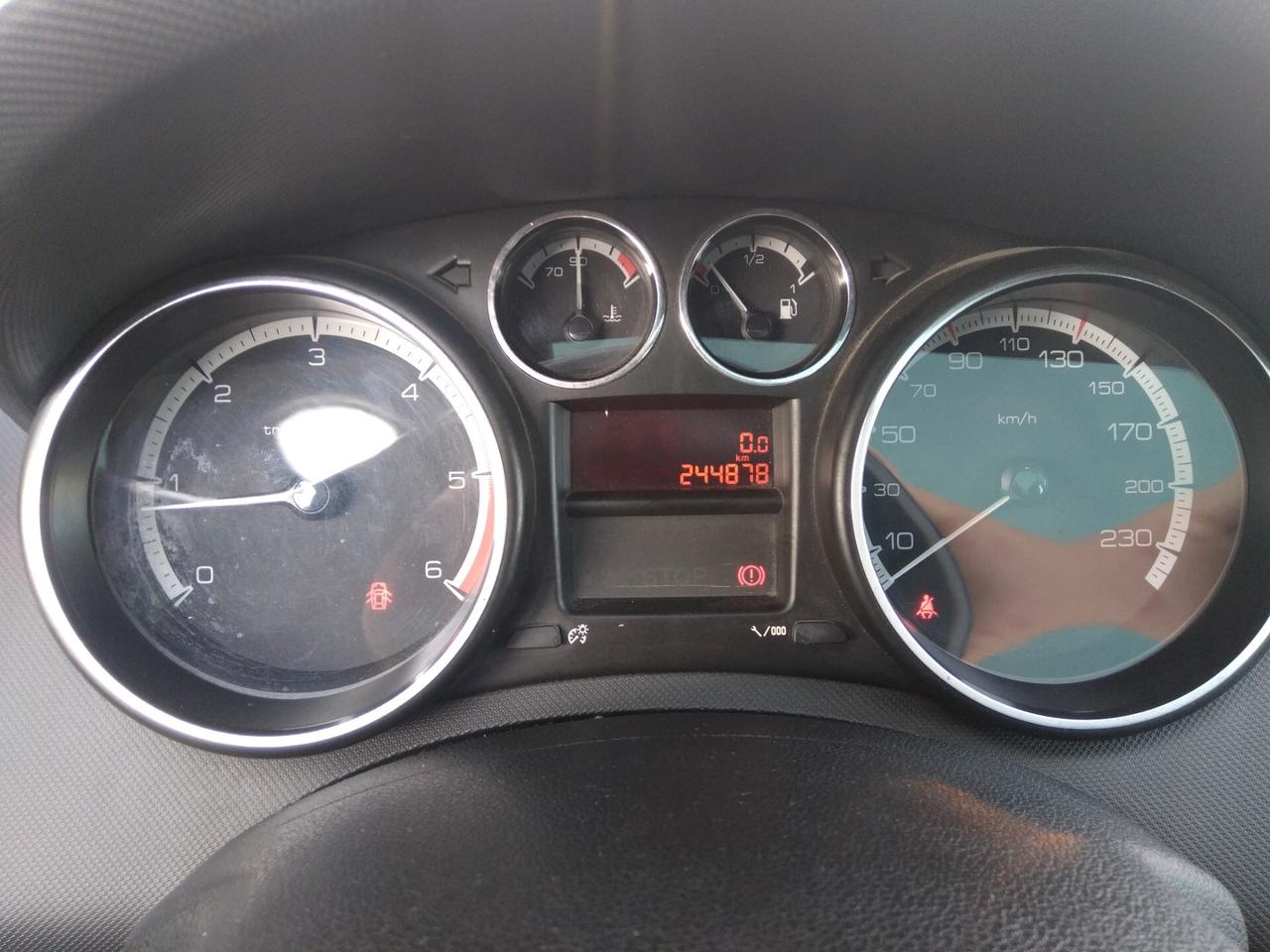 Peugeot 308 1.6 HDi 110CV SW 7posti xneopatentati