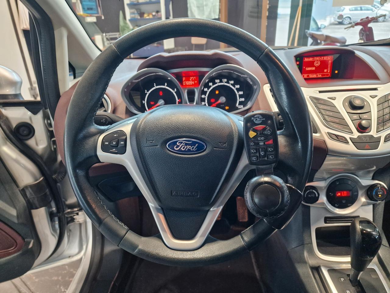 Ford Fiesta 1.4 b, AUTOMATICO GUIDABILE DA DISABILI.