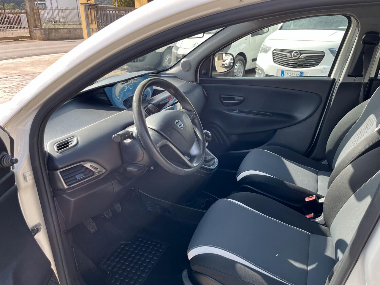 Lancia YPSILON 1.2 69 CV GPL Elefantino - 2015