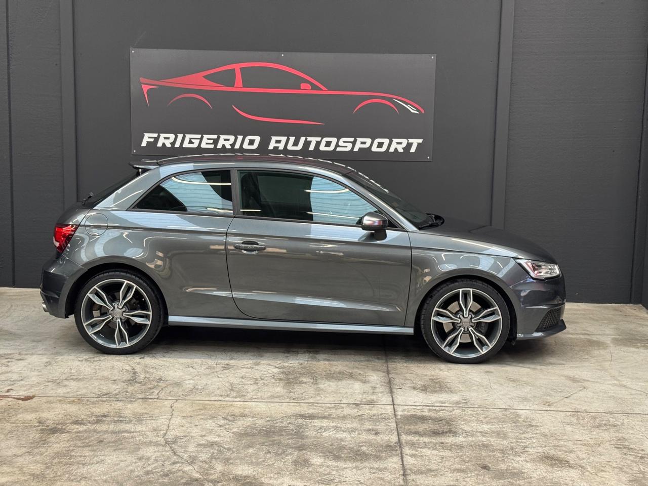 Audi A1 S1 2.0 TFSI quattro