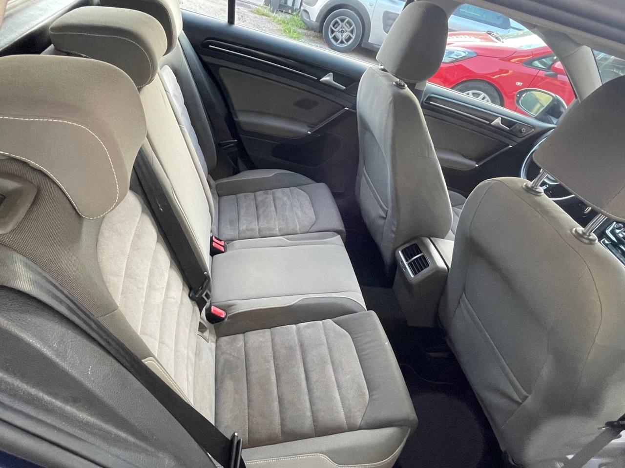 VW Golf Variant 1.6 TDI 110 cv DSG Highline