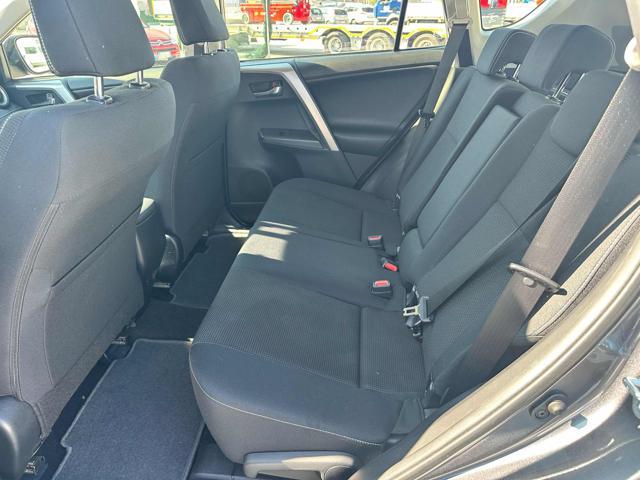 TOYOTA RAV 4 MY23 RAV4 2.0 D-4D 2WD Lounge