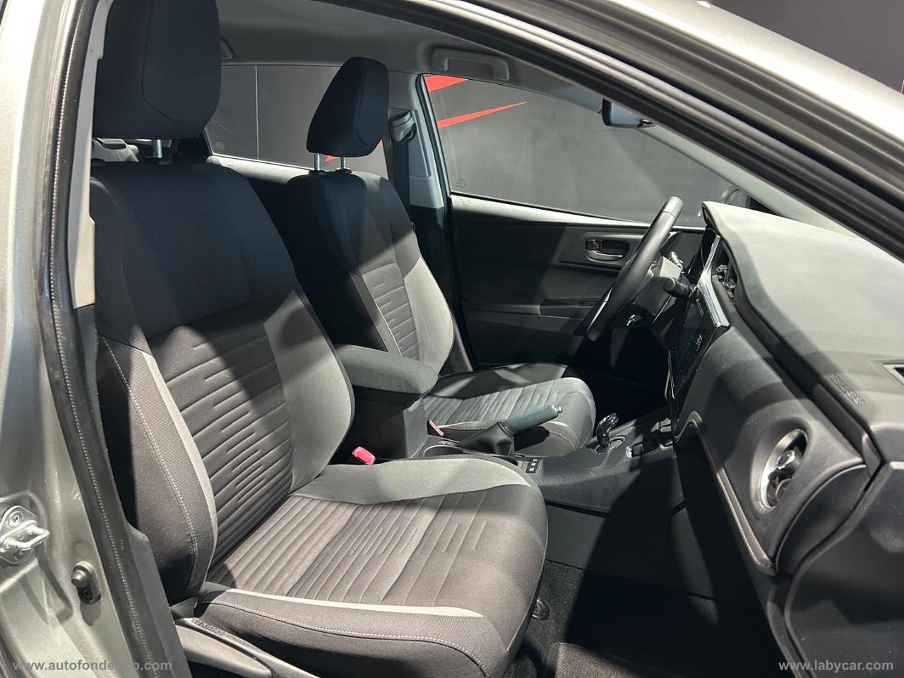 TOYOTA Auris 1.8 Hybrid Active