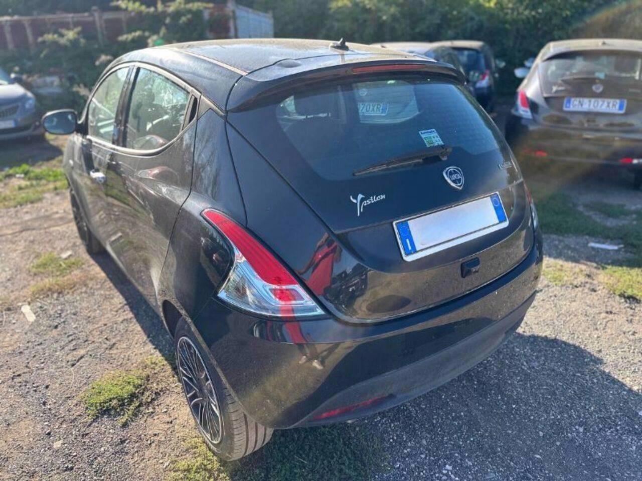 LANCIA Ypsilon III 2021 - Ypsilon 1.0 firefly hybrid Gold s&s 70cv