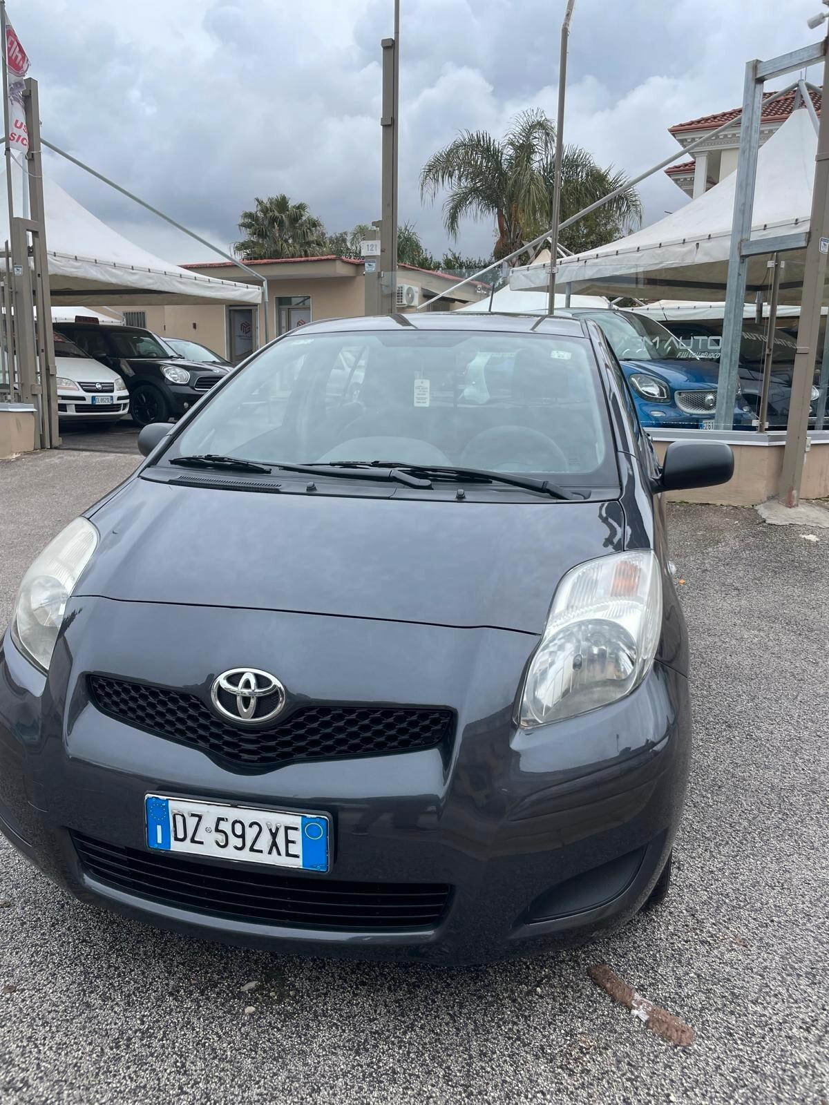 Toyota Yaris 1.0 5 porte Now Eco