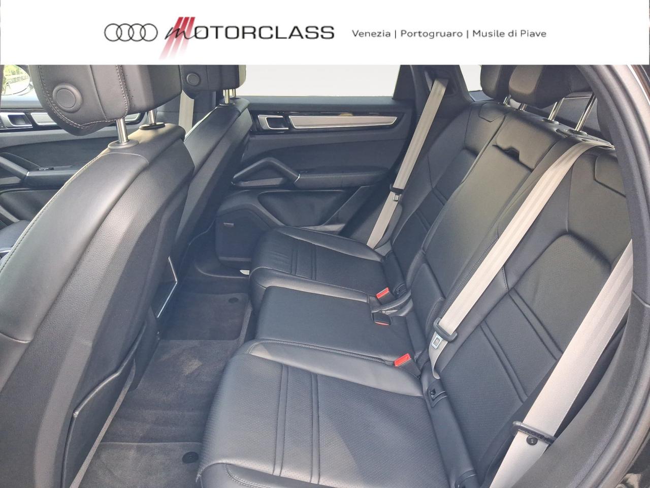 Coupe 3.0 V6 e-hybrid Tiptronic