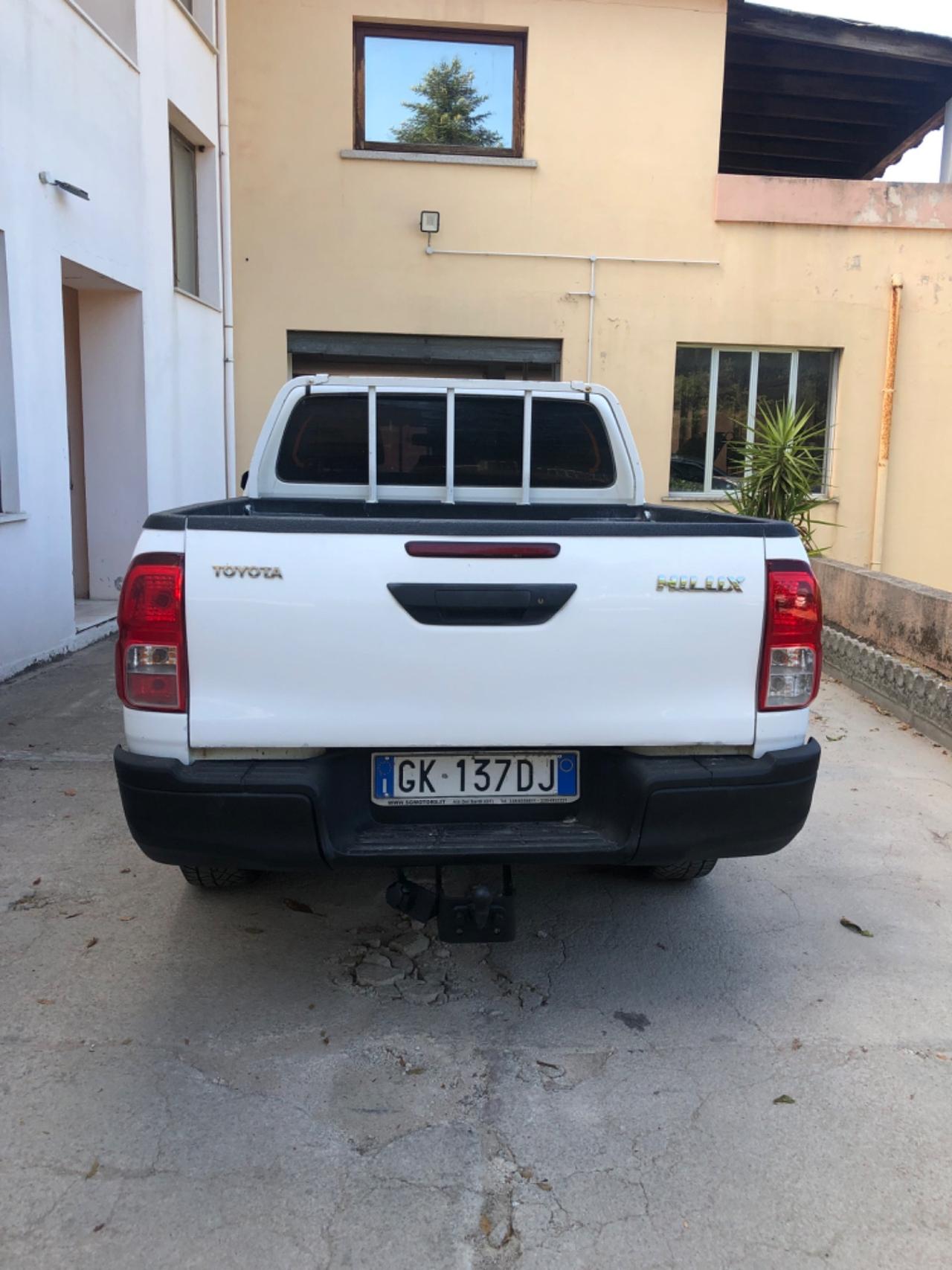 Toyota Hilux 2.4 D-4D 4WD 4 porte Double Cab Lounge