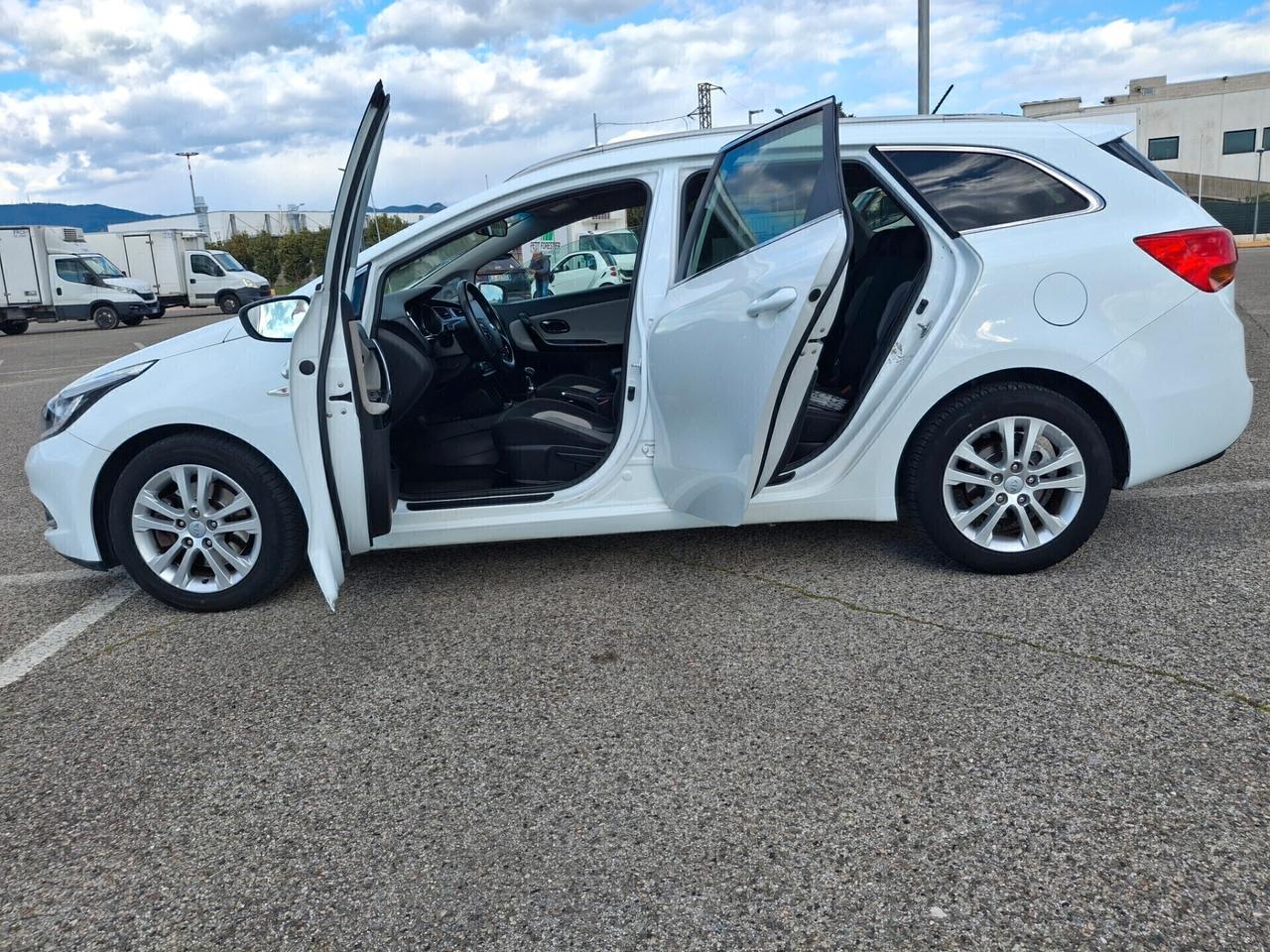 Kia Ceed cee'd 1.4 CRDi SW.-TELECAMERA-LUCI LED-