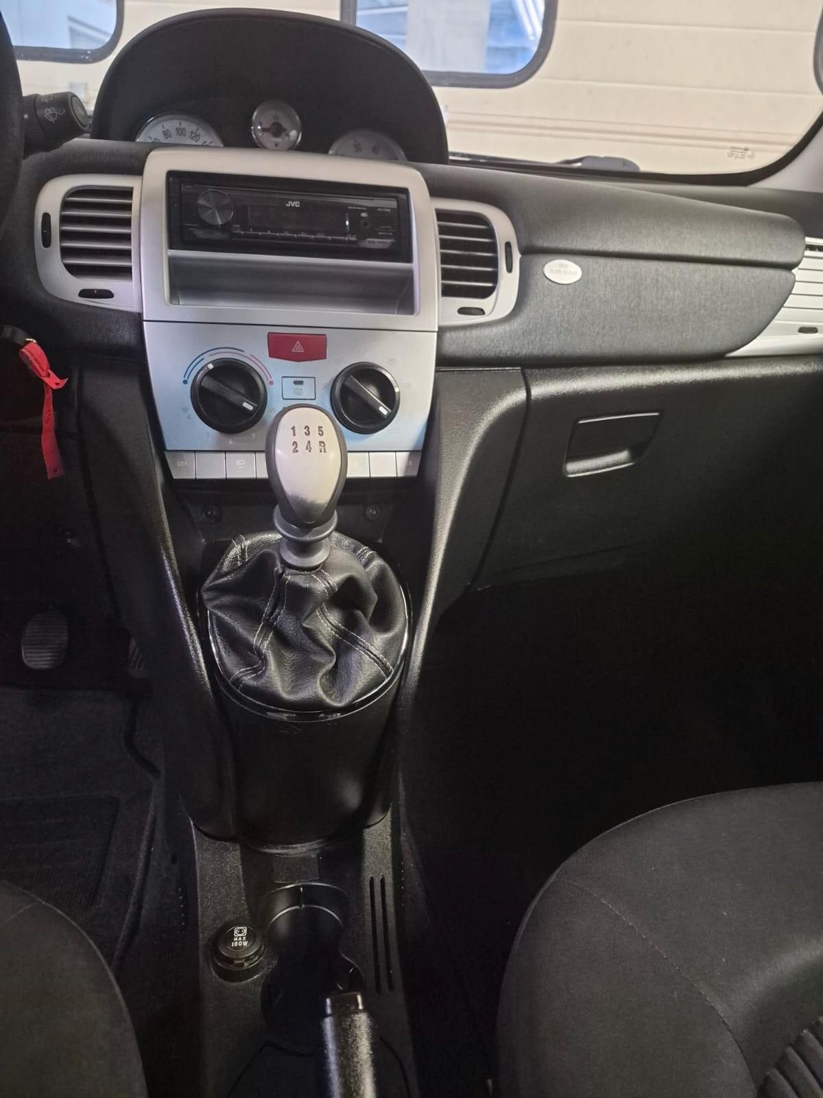 Lancia Ypsilon 1.2 Platino