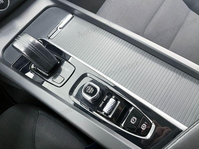 Volvo XC60 XC60 B4 (d) FWD 197CV AUT MOMENTUM PRO