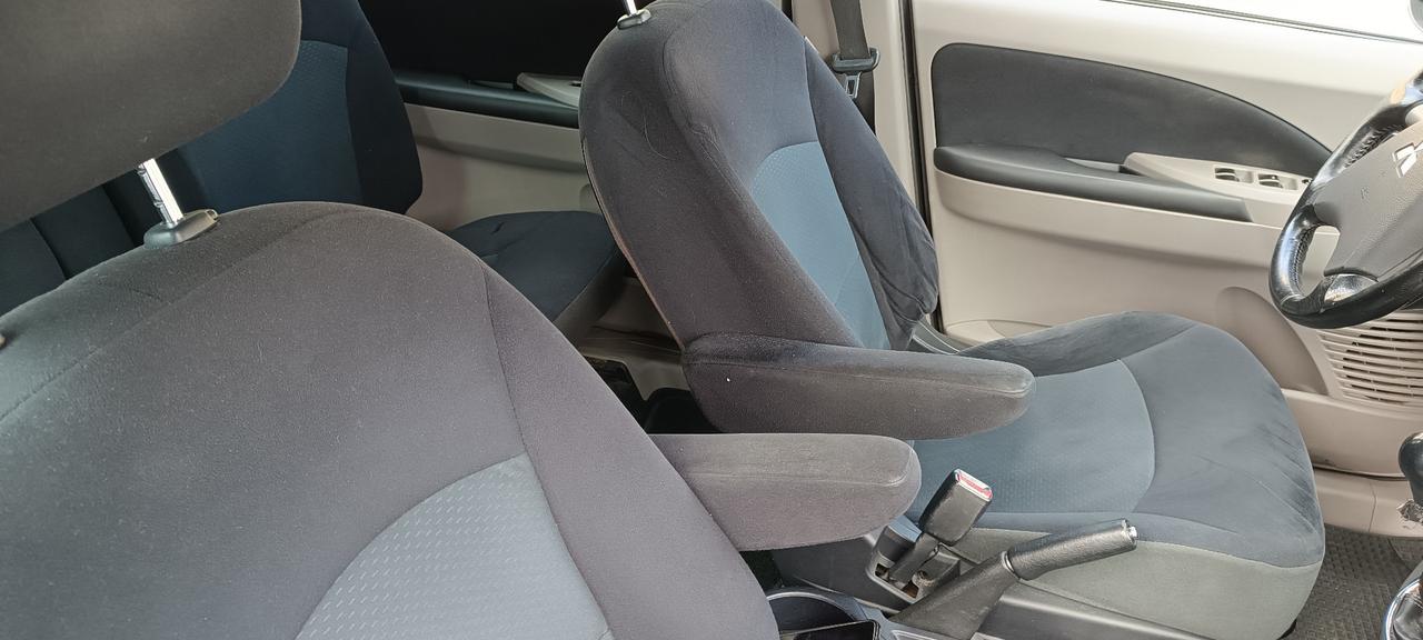 Mitsubishi Grandis NEL PREZZO COMPRESO PASSAGGIO PROPRIETA'