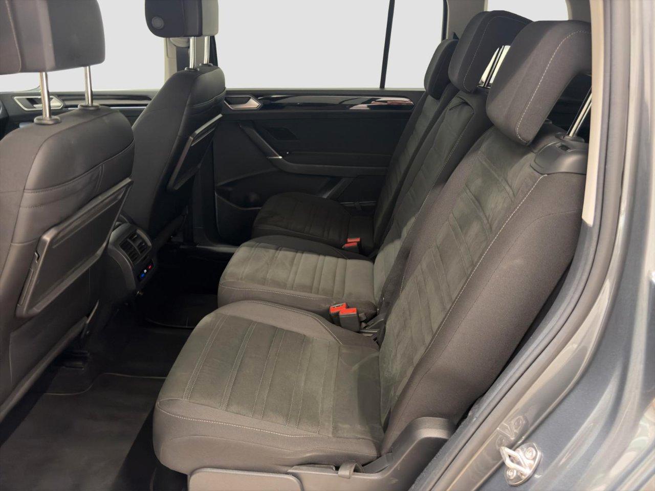 Volkswagen Touran 2.0 tdi Executive dsg*FORMULA S*